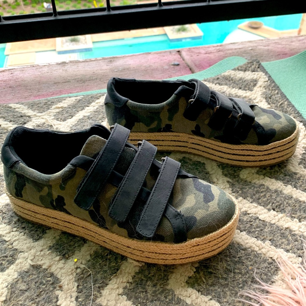Camouflage Velcro platform kicks